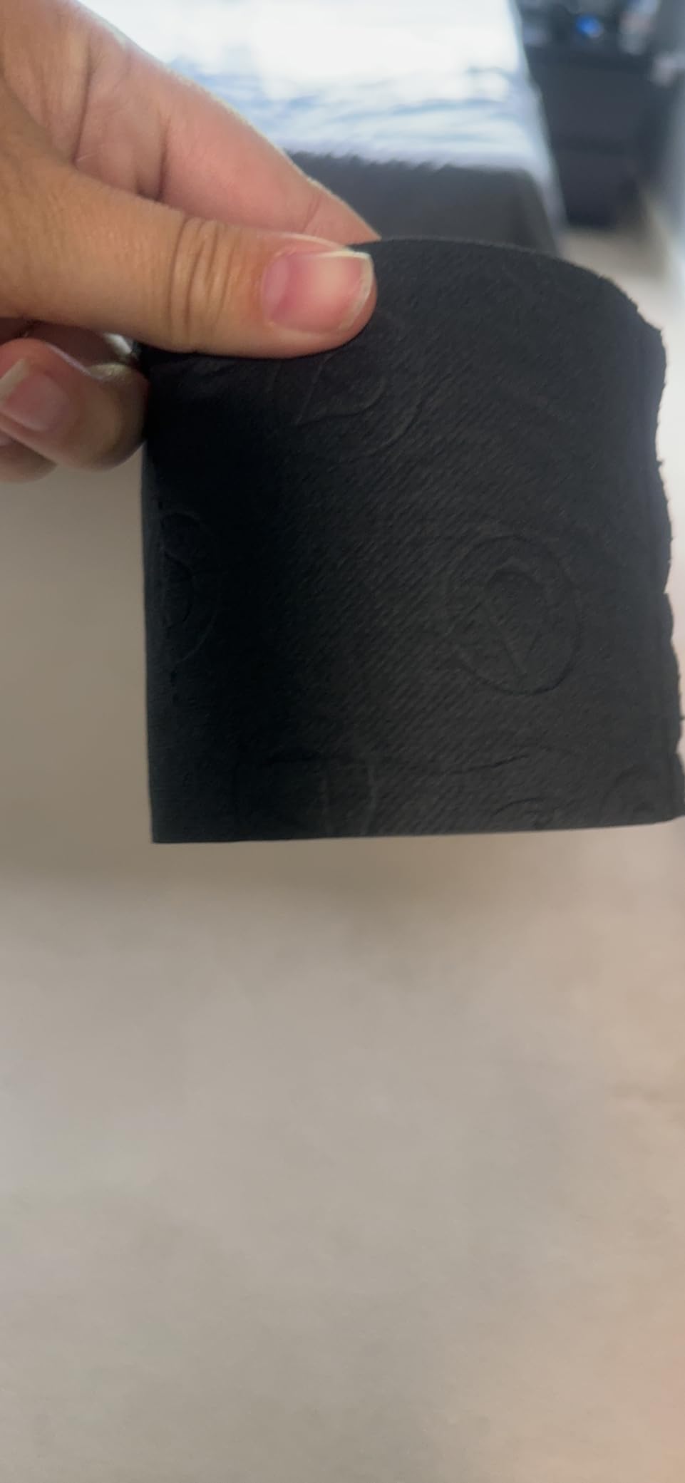 Renova Toilet Paper Black Label Toilettenpapier 6 Rollen, schwarz