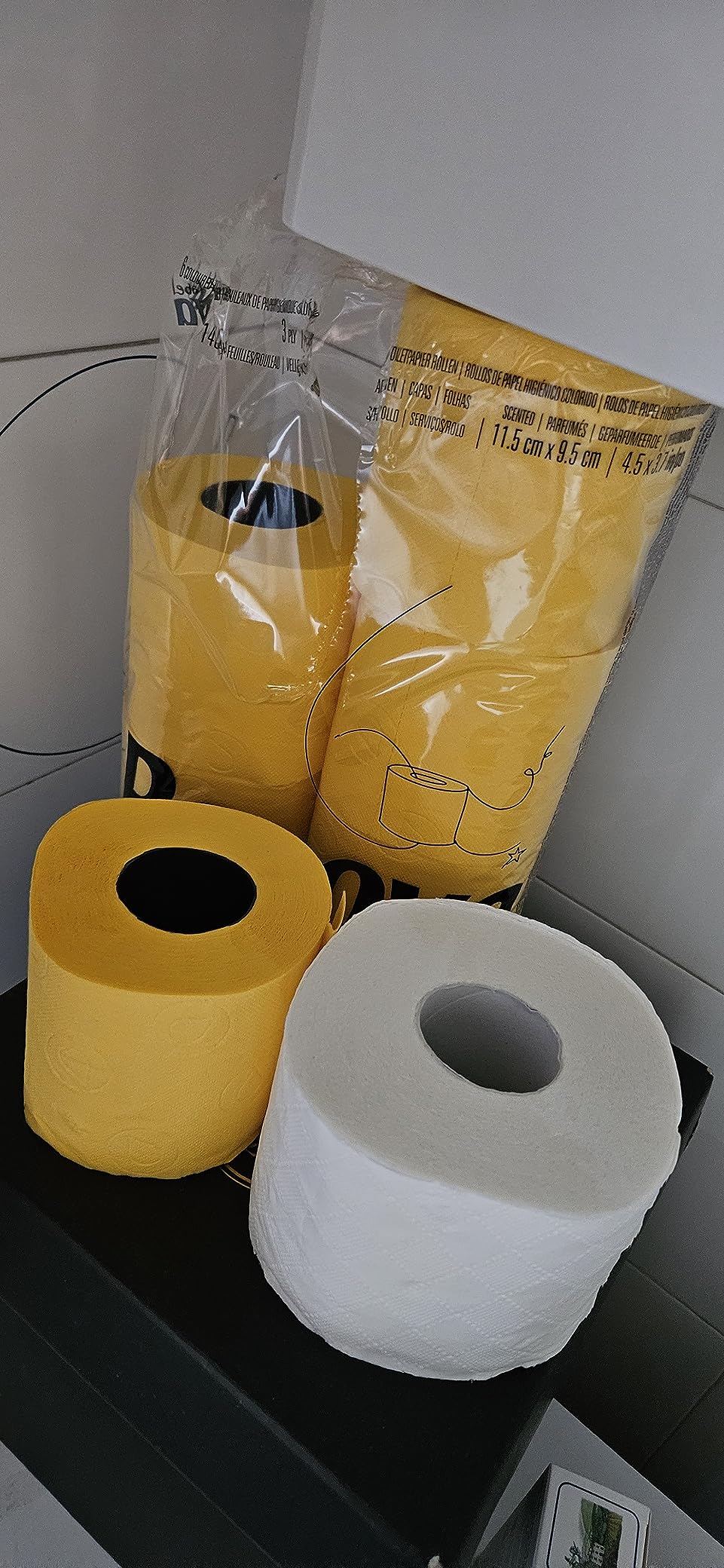 Renova Toilet Paper Yellow Toilettenpapier 6 Rollen, duftend