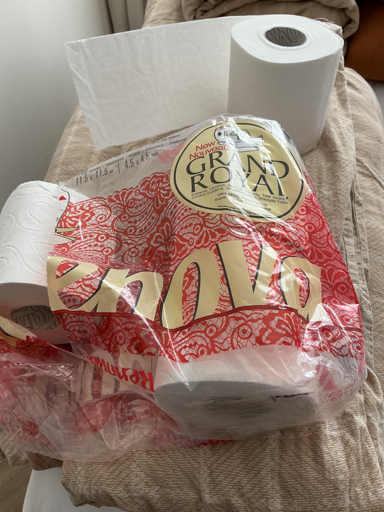 Renova Toilet Paper 200105437 Renova Grand Royal 4-lagig Toilettenpapier 6 Rollen