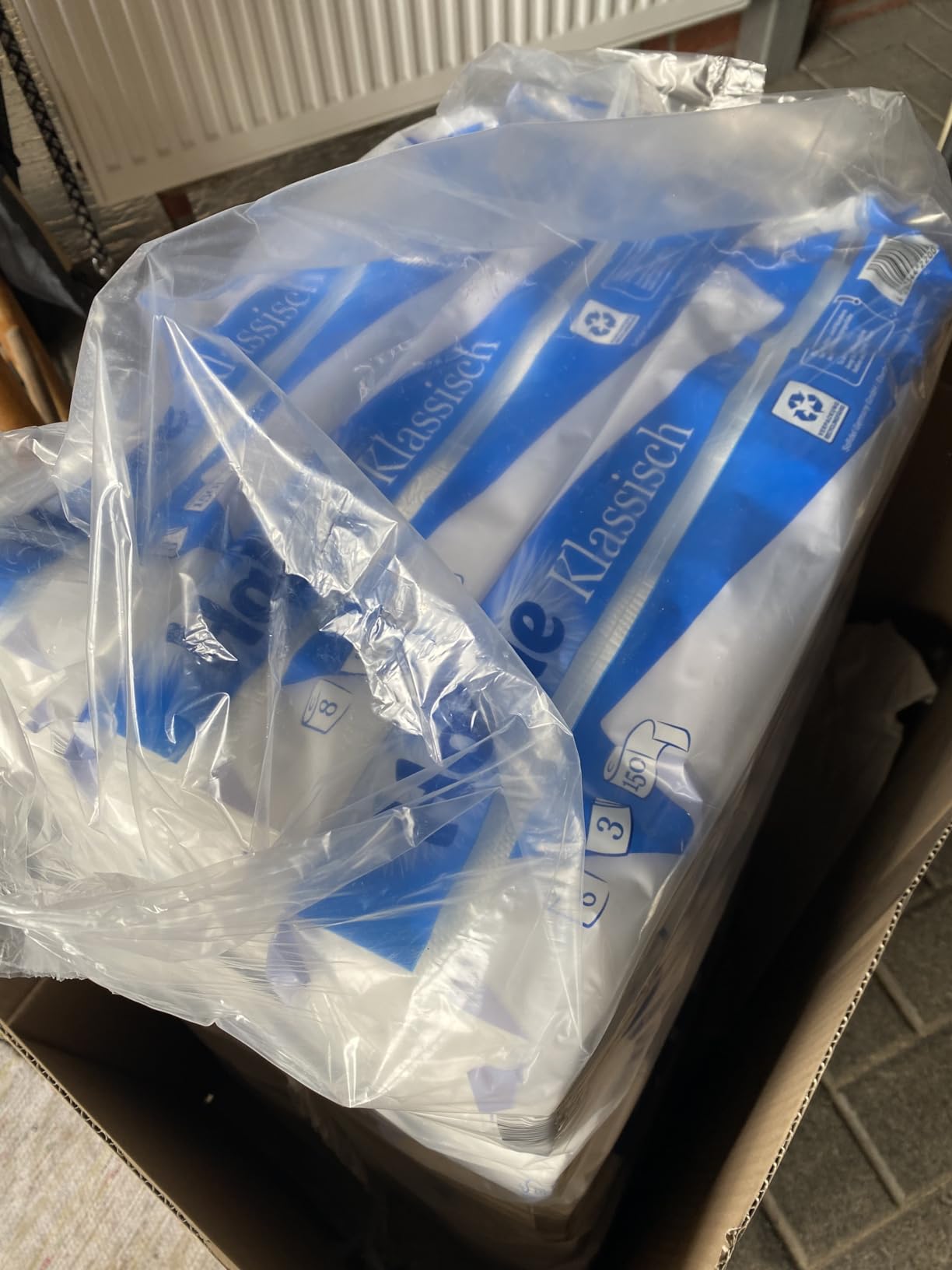Hakle Klassisch Toilettenpapier 80 Rollen, 3-lagig und weiß