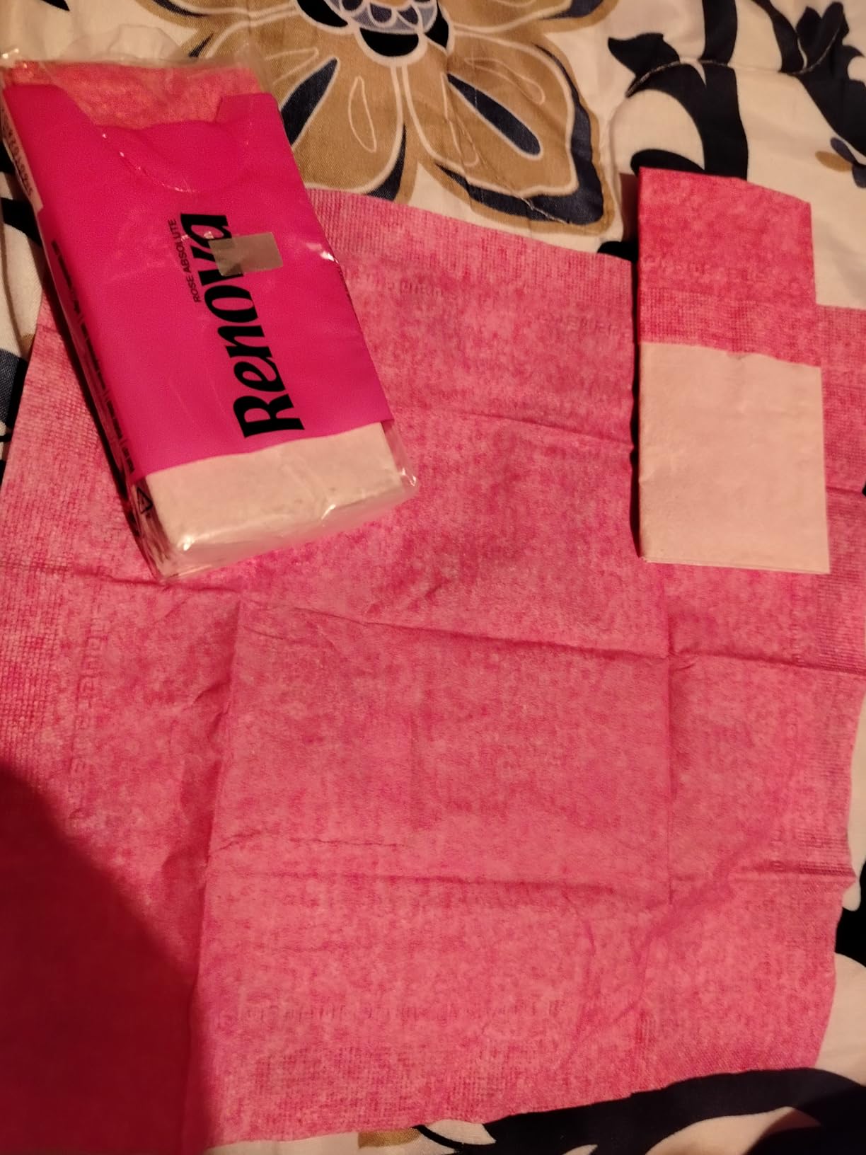 Renova Tissues Red Label Taschentücher blau, Blaubeerkuchenduft, 6 Päckchen